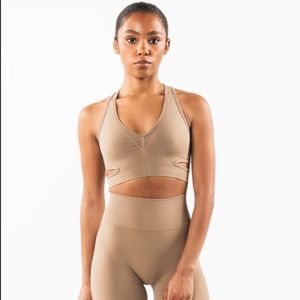 Alphalete amplify shorts and bra set color chai